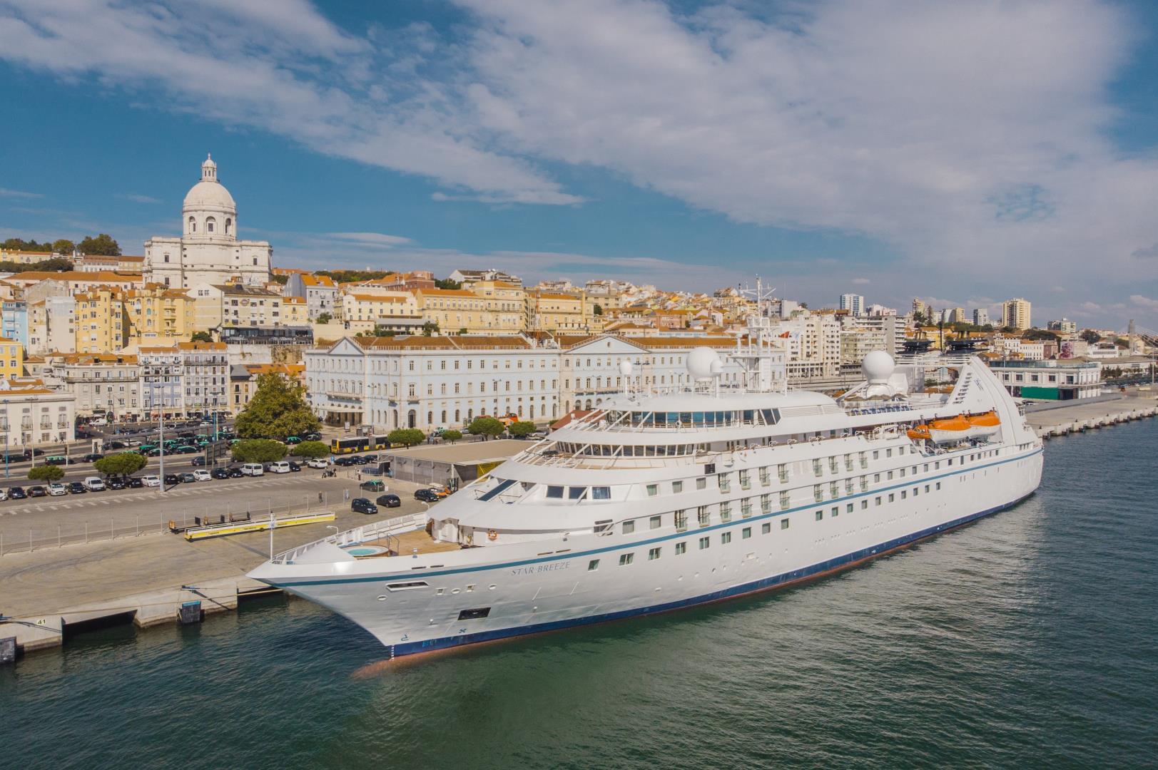 Exterior view of Star Breeze docked in Lisbon - Photo Credit: MoviePeople.ru